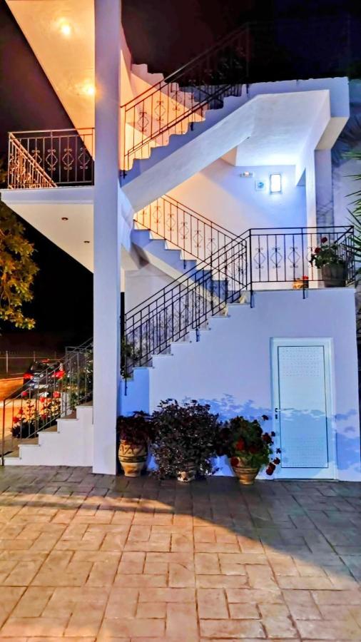 Petros Studios * Parga