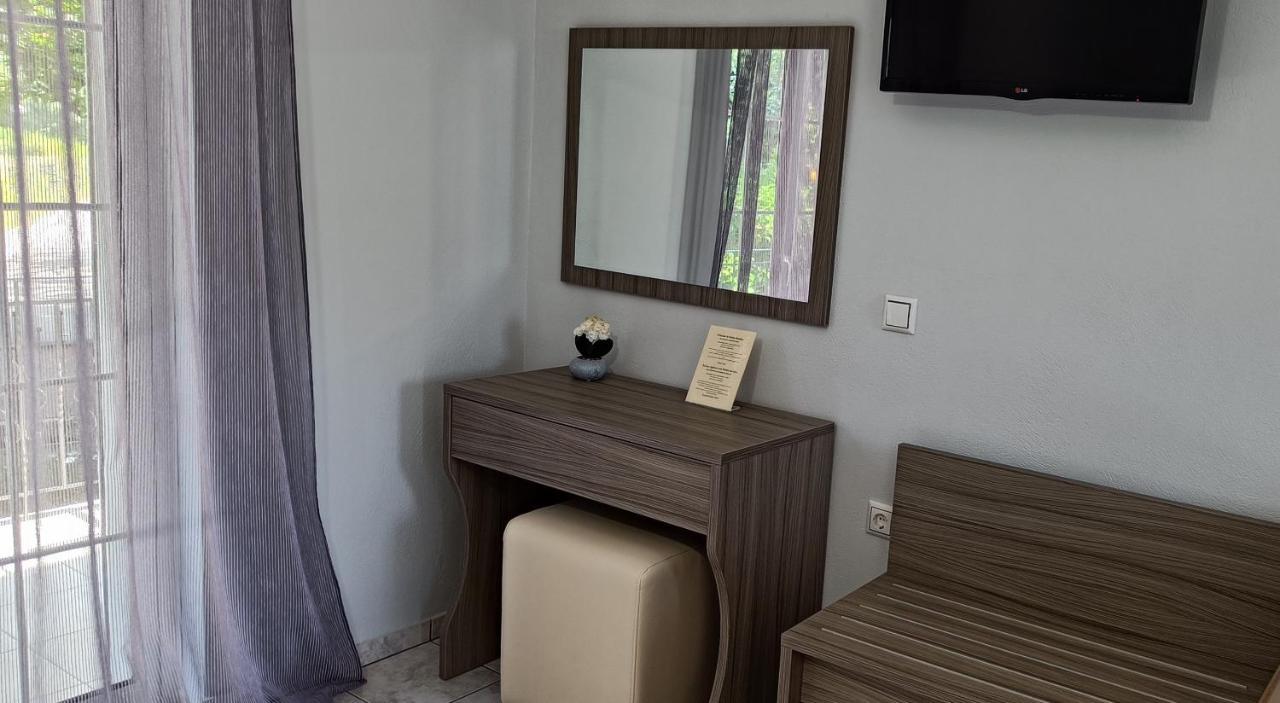Petros Studios Parga
